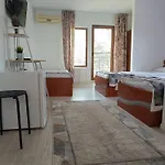 Almaville Mamaia 3*