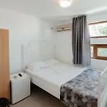 Almaville Mamaia Gæstehus 3*