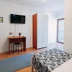 Almaville Mamaia Gæstehus