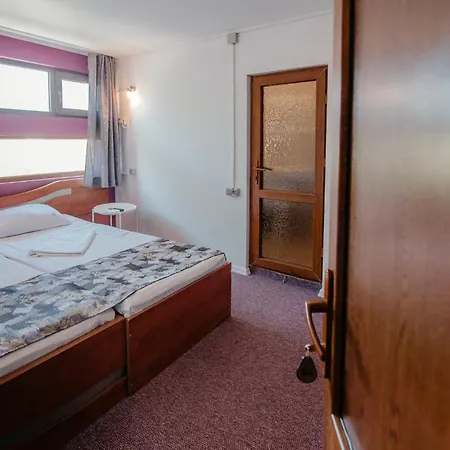Almaville Mamaia Guest house 3*