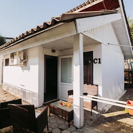 Almaville Mamaia Guest house 3*